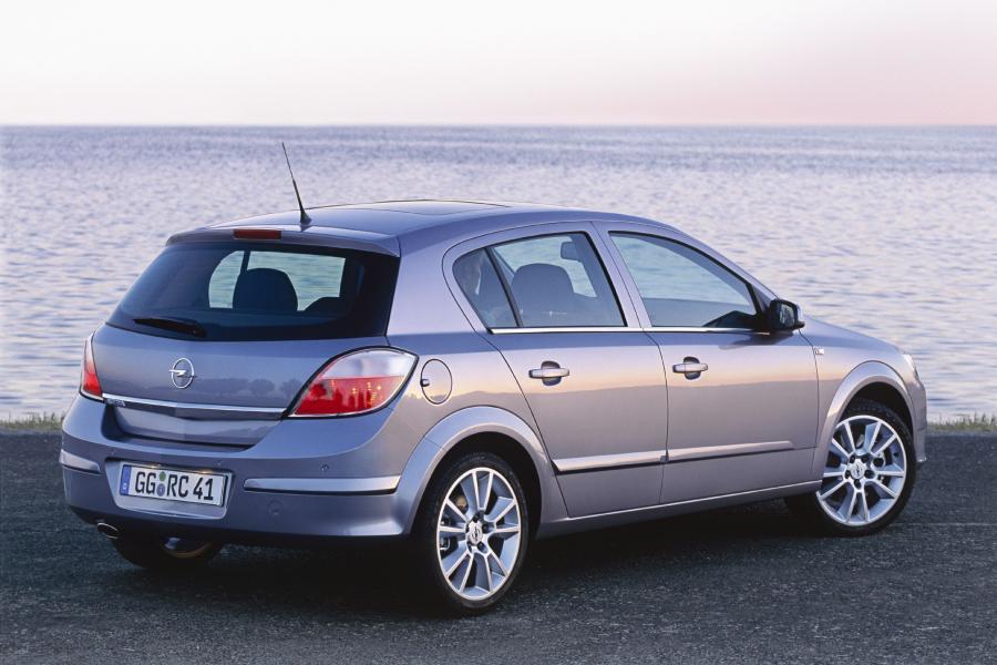  Opel Astra 2005 года  (фото 96 из 141)
